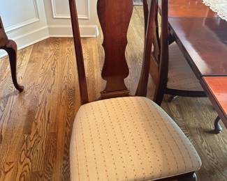 Dining room chair