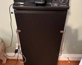 Trouser press