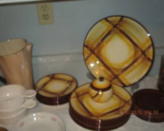 Vernon Ware (Metlox) dinner ware