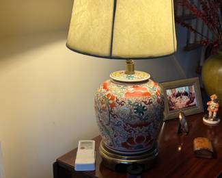 Lovely Chinese porcelain lamp with silk shade
