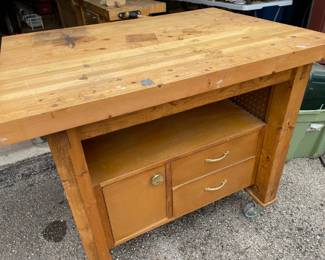 Nice solid bench, drawers and casters