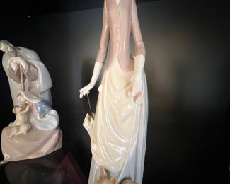 LLadro Women with dog and umbrella