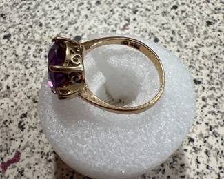 Amethyst and diamond 10 kt yellow gold ring size 7