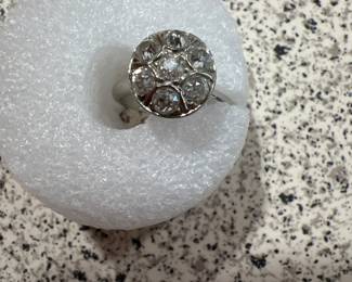 14 kt white gold Diamond mini cluster illusion ring size 6