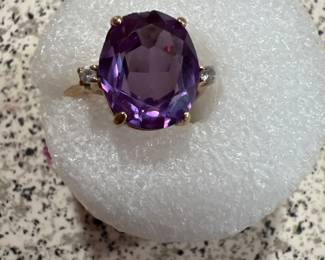 10 Kt yellow gold amethyst and diamond ring size 7