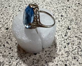 14 kt white gold and aquamarine ring size 5.5