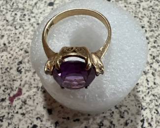 Amethyst and diamond 10 kt yellow gold and diamond ring size 7