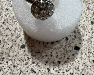 14 kt white gold and diamond illusion cluster diamond ring size 6