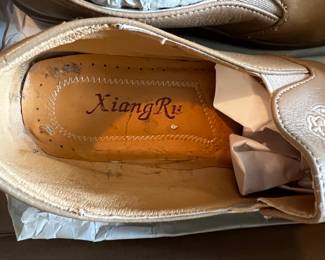 Xiang Ru loafers
JI XIANG RU YI meaning: May “peace” and “lucky” be with you
