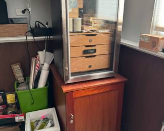 NewAir 250 count Electric cigar humidor with cigar collection