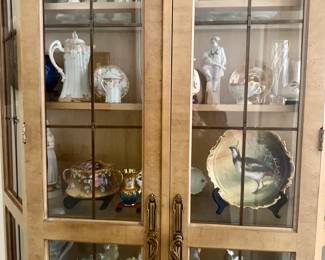 ANTIQUE PORCELAIN & VINTAGE COLLECTIBLES