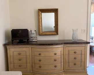 QUEEN BEDROOM SET