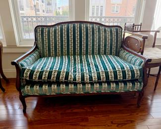 VELVET SETTEE