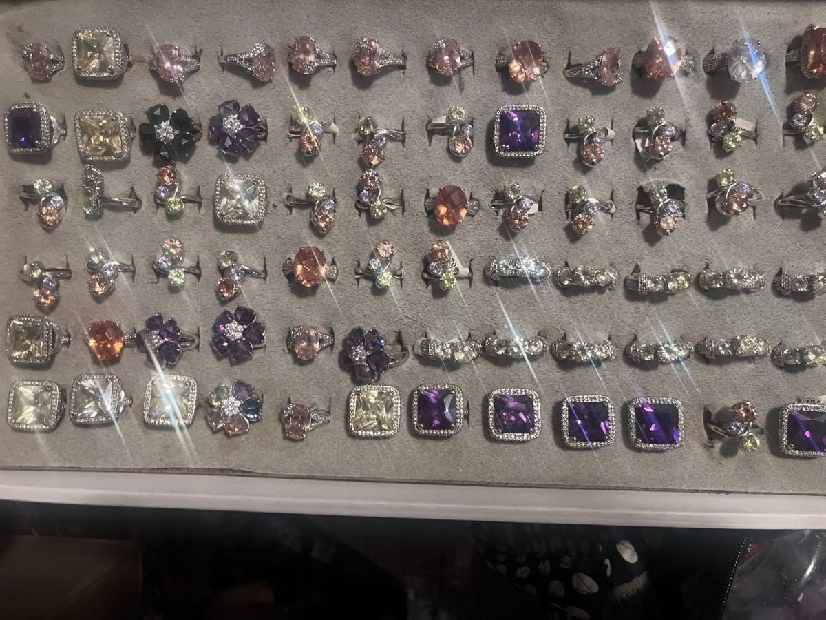We have added several hundred 925 silver Rings to the sale!