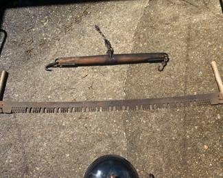 ANTIQUE SINGLE TREE YOKE HORSE/OX MULE HARNESS & ANTIQUE TWO PERSON TIMBER SAW