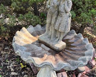 Bird Bath. Figurines