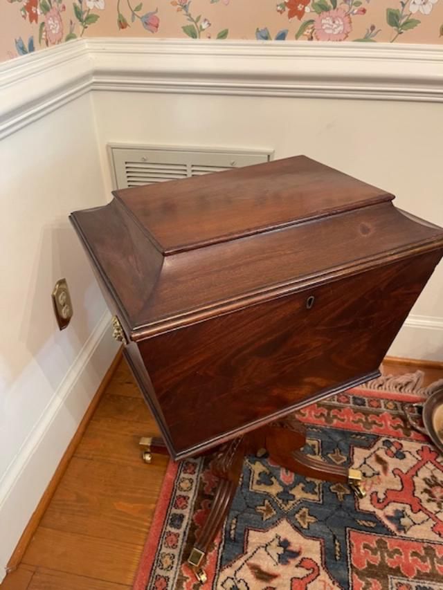Antique cellarett/sewing box beautiful condition!