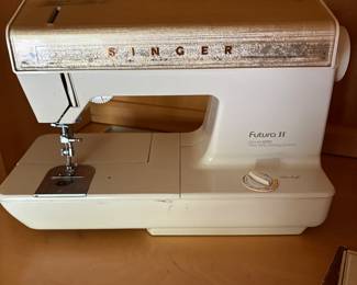 Singer Futura II