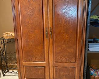 Armoire