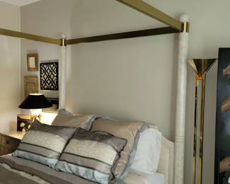 Bernhardt queen canopy bed