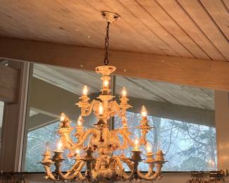 18 light Capodimonte chandelier