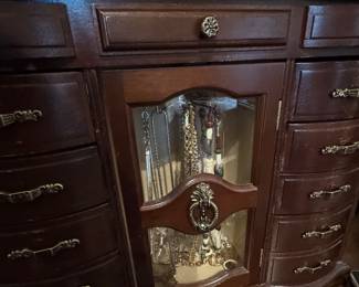 Vintage Jewelry Box
Costume Jewelry