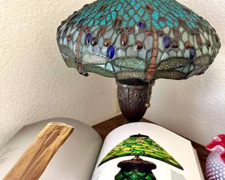 Tiffany Style Dragonfly Table Lamp
