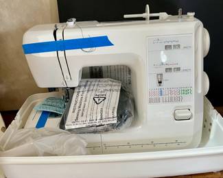 Kenmore Sewing Machine – Model 385.16528000