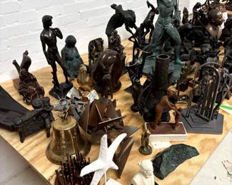 Sculptures snd other collectables