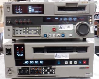 LOT OF 2 SONY VTRS INCLUDING UVW-1800, DSR-1800