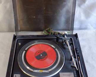 GARRARD 770 TURNTABLE