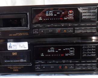 LOT OF 2 SONY ELECTRONICS INCLUDING DTC-700, EEES