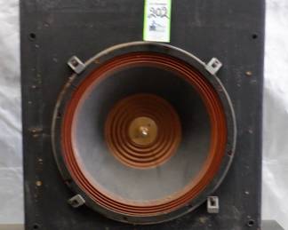 CERWIN VEGA SW18 SUBWOOFER