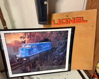 Two more nice pieces of Lionel train display