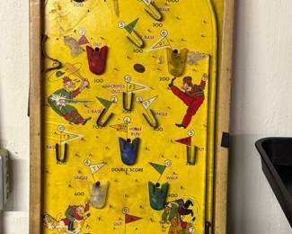 This is an excellent vintage 1950s five and one electric push them up pinball game also known as the big five!