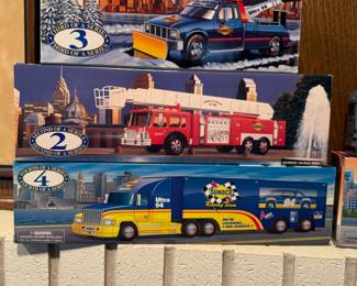 These are 1995 Sunoco 1/35 scale Trucks. MINT in their original boxes . Not sure how many were in the original series, but here we have 2, 3, 4 5 and 6! 