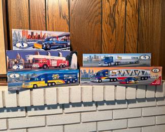 These are 1995 Sunoco 1/35 scale Trucks. MINT in their original boxes . Not sure how many were in the original series, but here we have 2, 3, 4 5 and 6! 