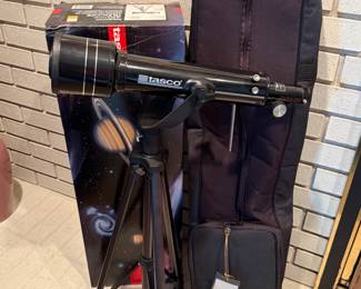 An absolutely MINT condition TASCO 450 Telescope. Original box and carrying case! 