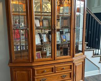 Lexington China Cabinet (Lighted)