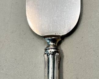 Towle sterling handle lifter / server