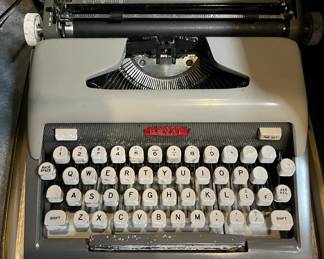 Royal typewriter 1950s