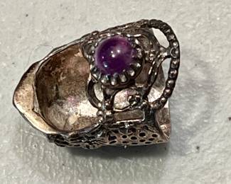 Sterling fingertip thimble w/amethyst stone