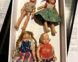Vintage dollhouse dolls. Bottoms ones are German