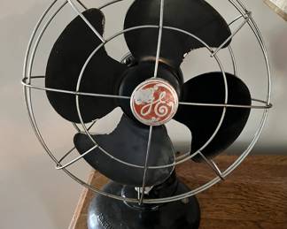 Antique oscillating GE fan - working