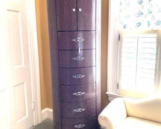 Jewelry chest