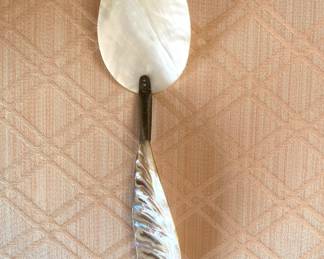 Shell serving spoon