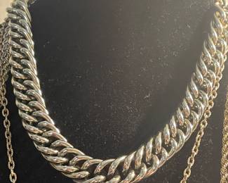VINTAGE CORO -THICK SILVERTONE COSTUME NECKLACE