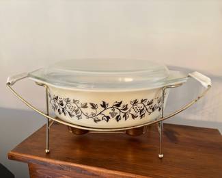 Vintage Pyrex Gold Grape 045