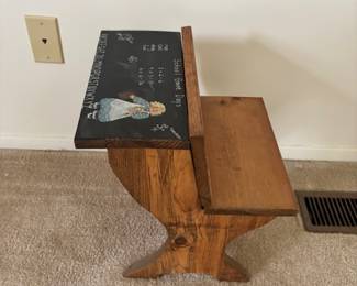 Small Student Desk Accent Piece