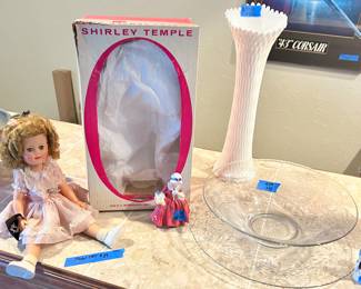 Shirley Temple Vintage model 1400
doll w/ box $39
Vintage Milk Glass 16.5” tall Vase $20
Vntg 5”h Royal Doulton “Lavinia” Figurine
HNI955 $15